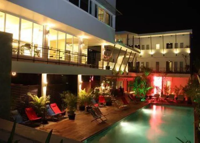 Hotel Men's &