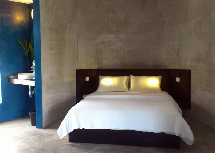 Men's & Hotel 3*